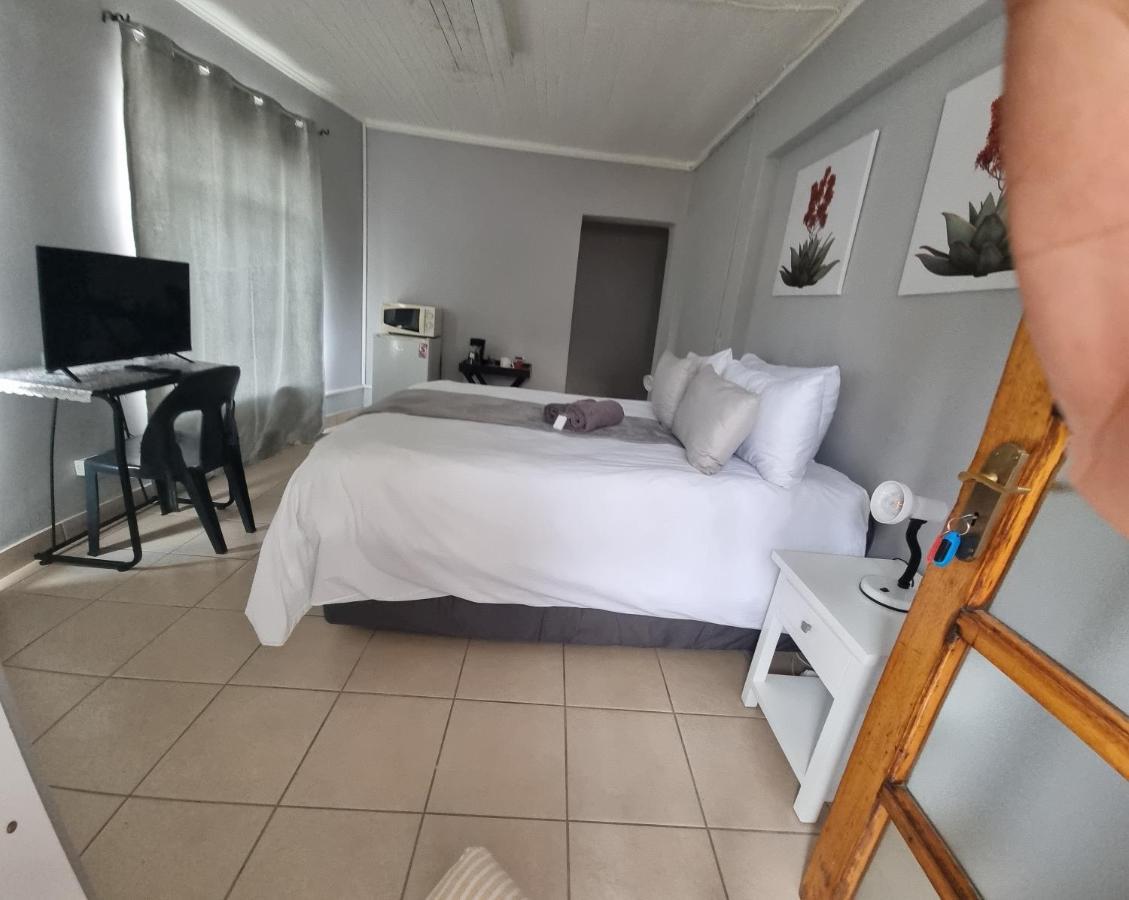 Stay At Home Airport Lodge 켐턴파크 외부 사진