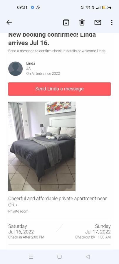 Stay At Home Airport Lodge 켐턴파크 외부 사진