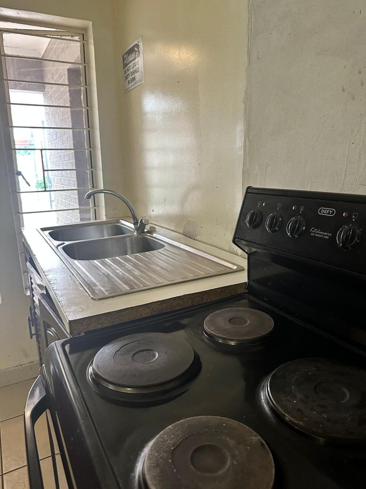 Stay At Home Airport Lodge 켐턴파크 외부 사진