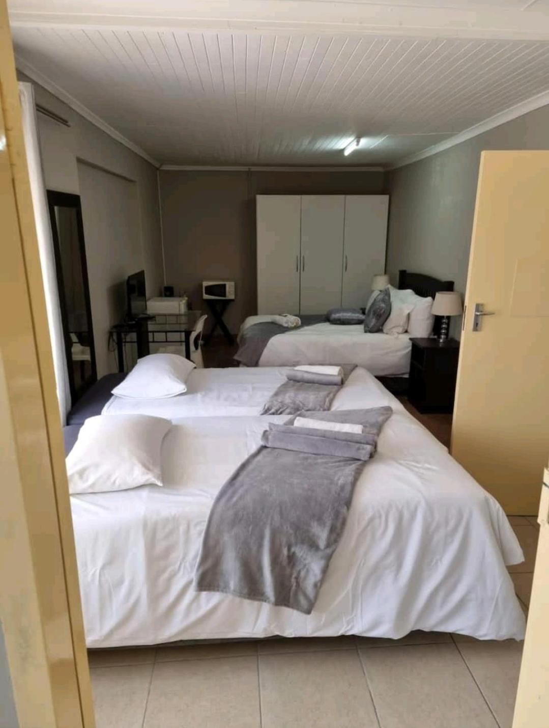 Stay At Home Airport Lodge 켐턴파크 객실 사진